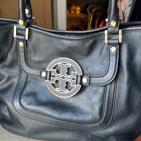 Black medium size Tory Burch purse - Picture 1 of 2